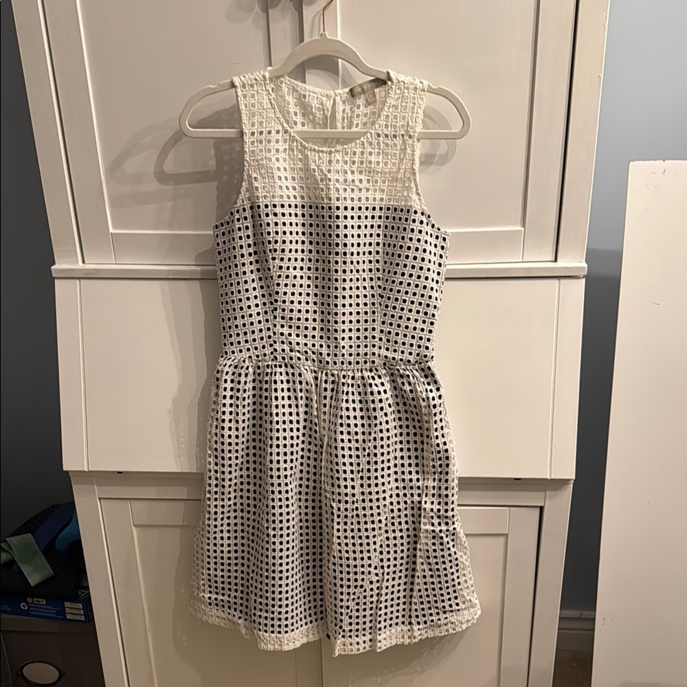 Banana Republic White and Black Casual Dress